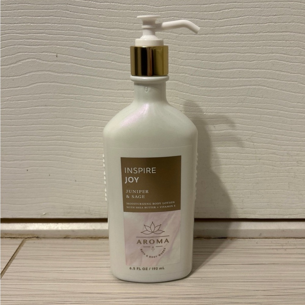 NWT Bath and Body Works Aromatherapy Inspire Joy Juniper and
